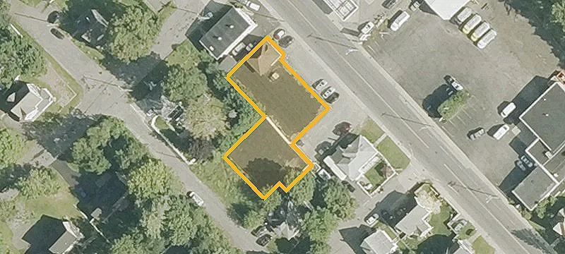 692 Main St