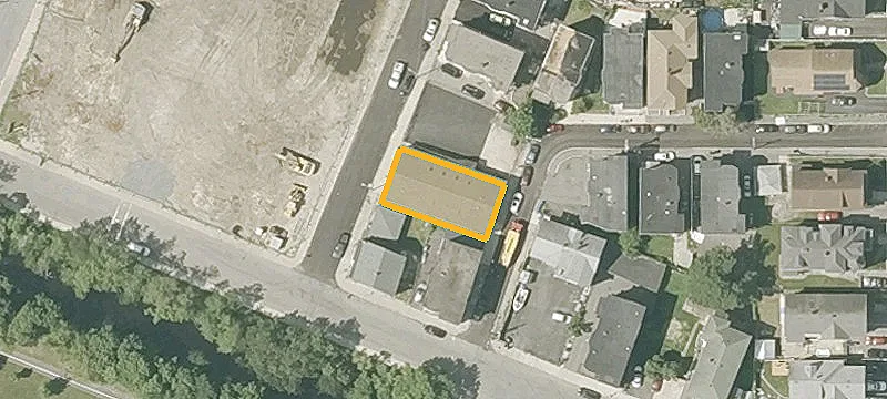 11 Trinity St
