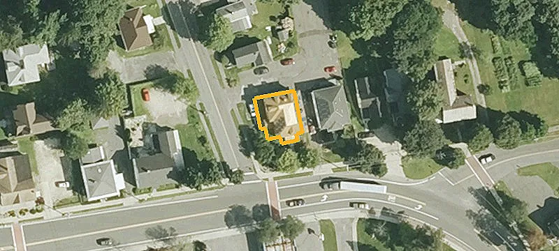 18 Park St