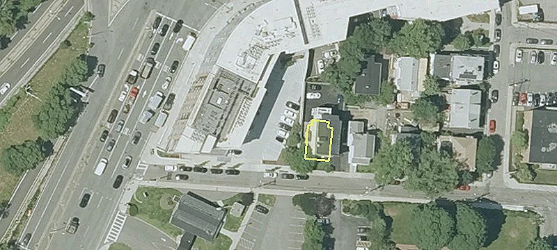 10 Waverly St