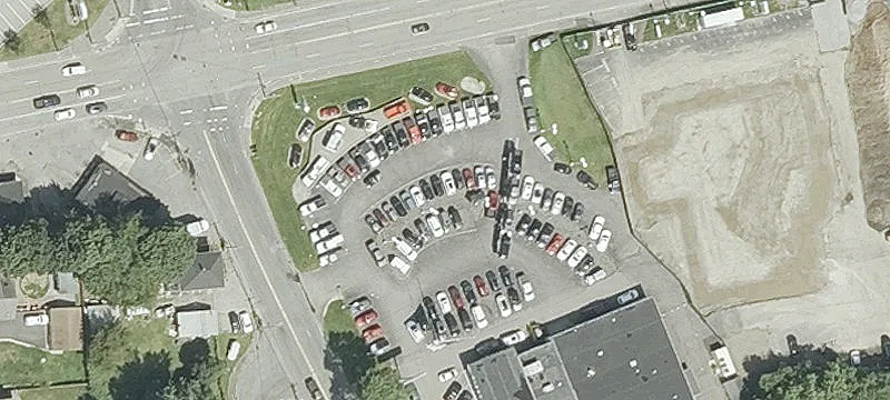 135 Taunton Ave