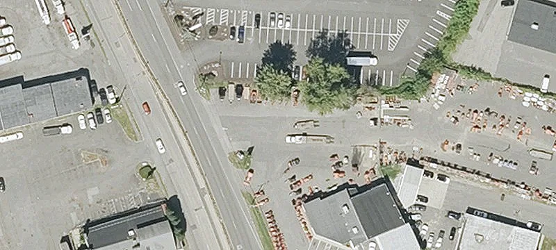 1517 Riverdale St