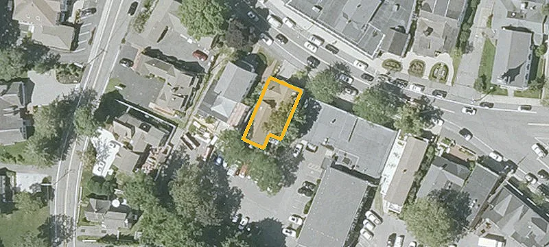 851 Main St