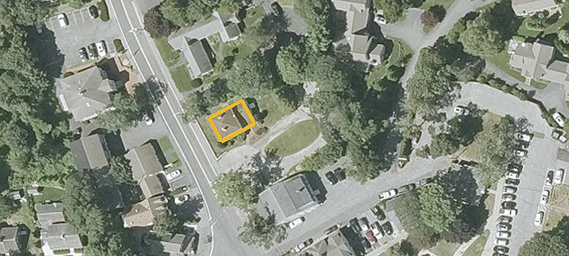 886 Main St