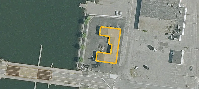 2 Margin St
