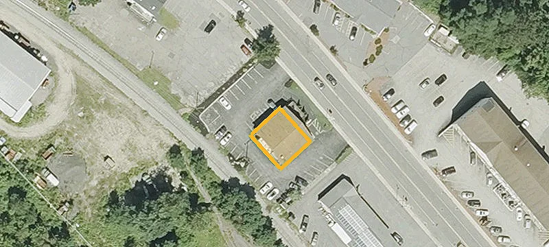 695 Main St