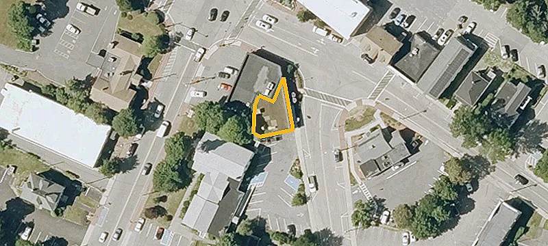 1 Pond St