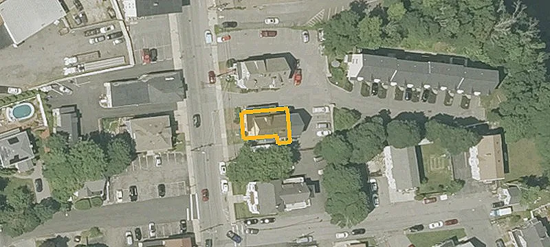 28 Main St