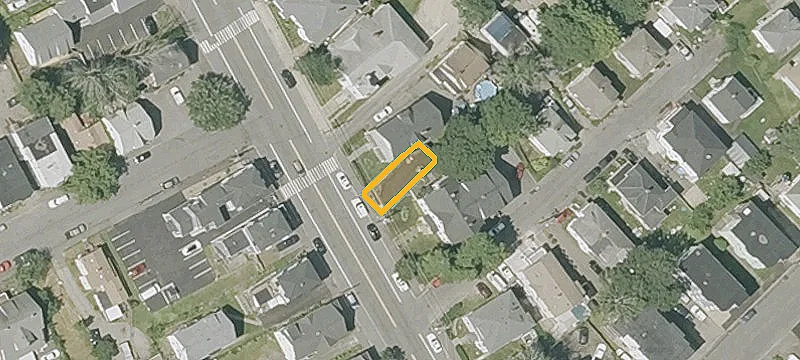 421 Main St