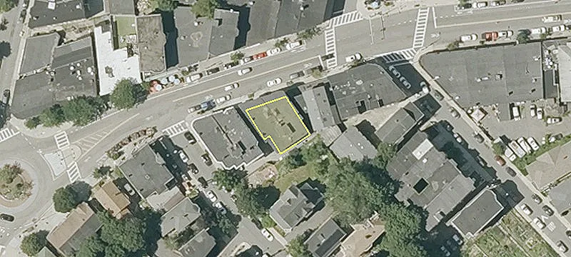 370-372 Ctr St
