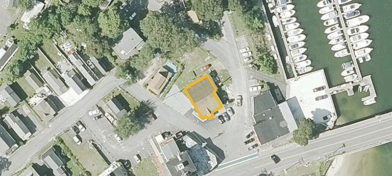 2 Ee Blvd