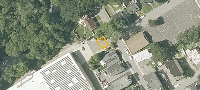 64 French St