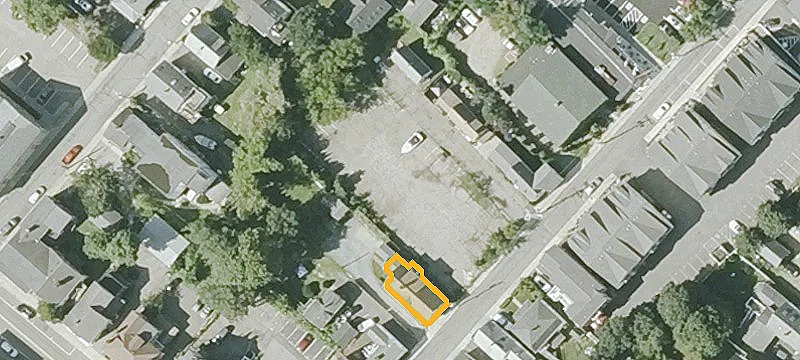 18 Howland St