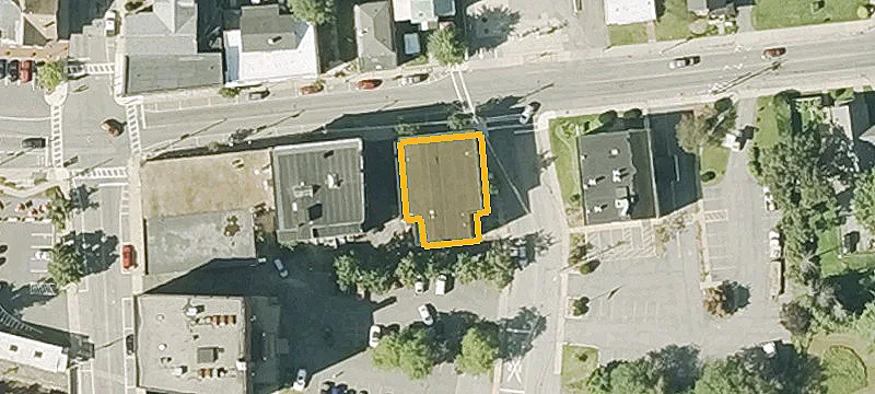 18-20 Main St