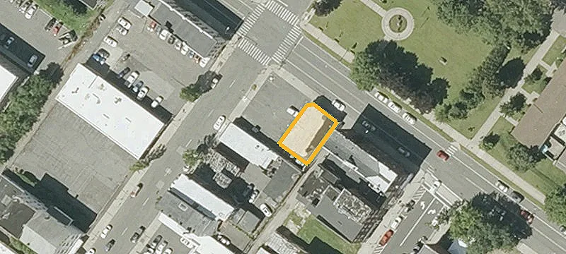 160-162 Lyman St