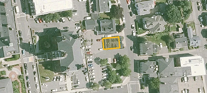 32 Pleasant St