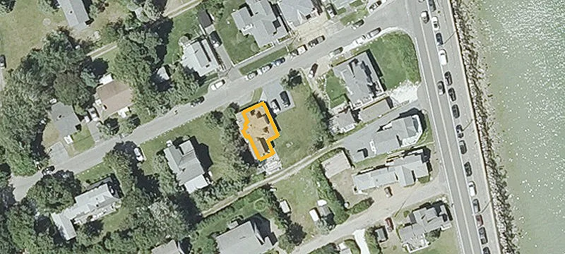 8 Canonicus Ave