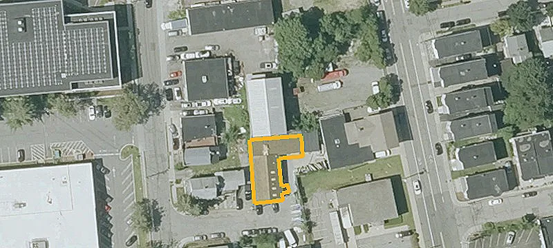 10 Munroe Ave