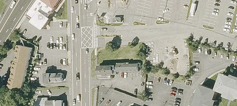 998 Main St