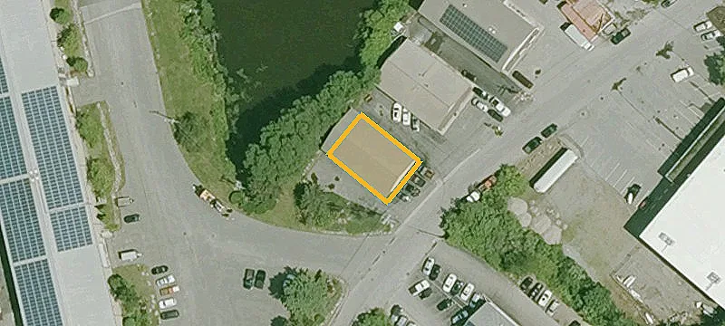 15 Pond Rd
