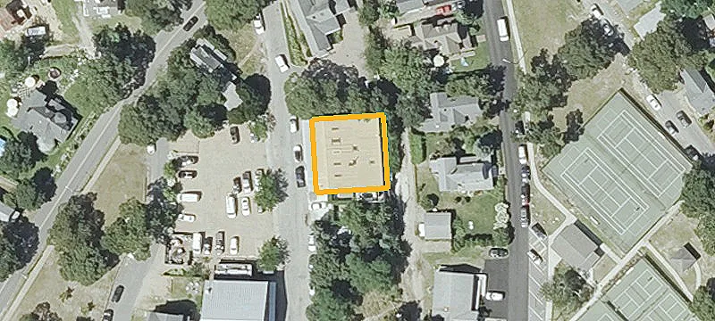 8 Uncas Ave
