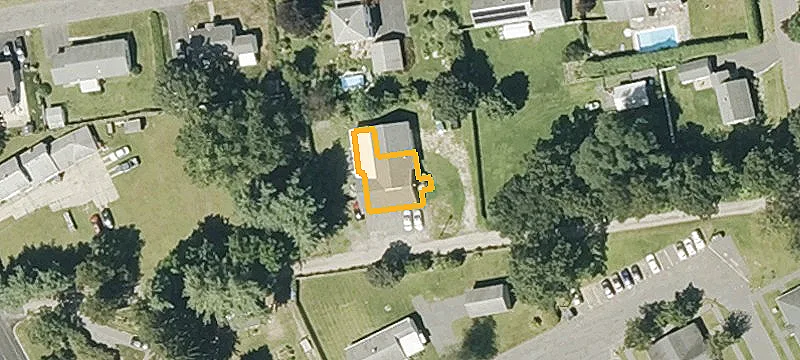 18 Denucce Way