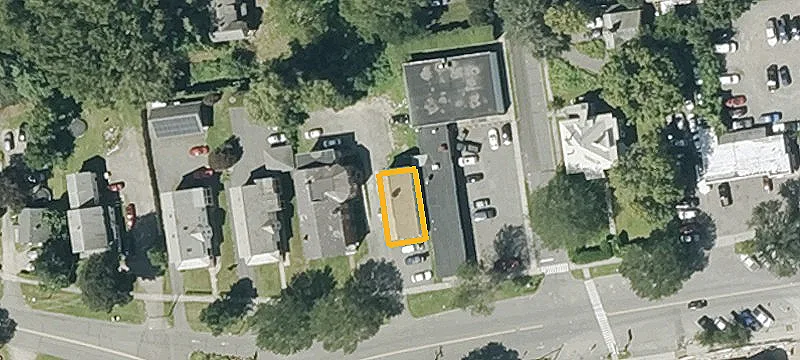 10-12 Main St