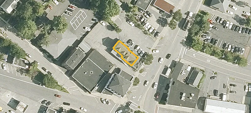 16 Main St