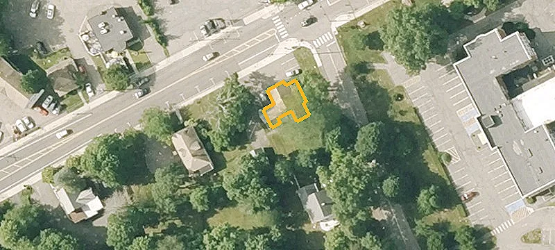916 Main St
