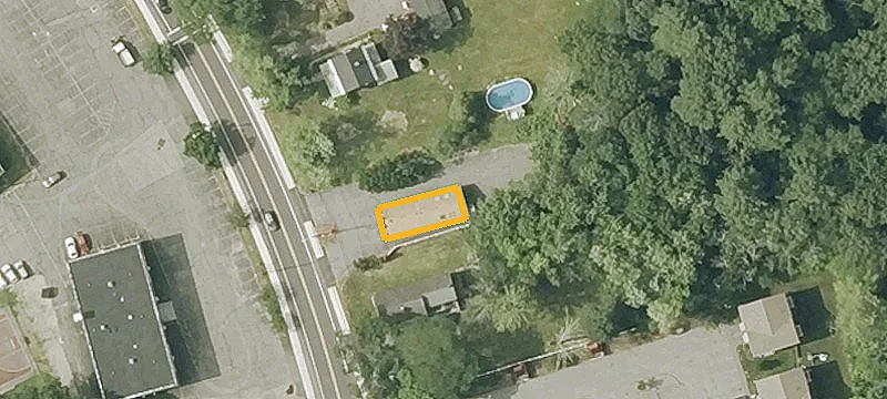 1386 Main St