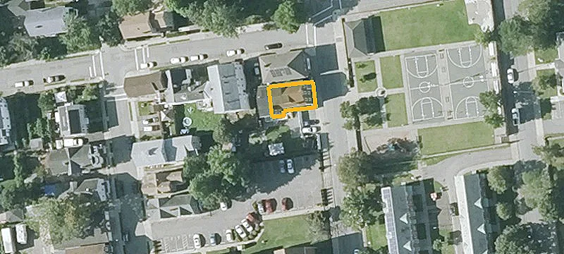 211 Acushnet Ave