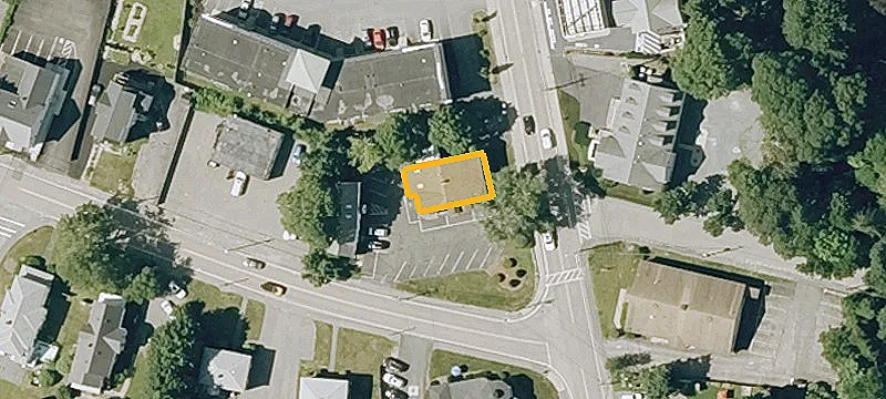 77 Pond St