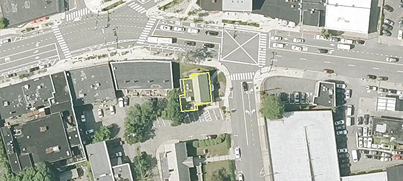 1 Chestnut St