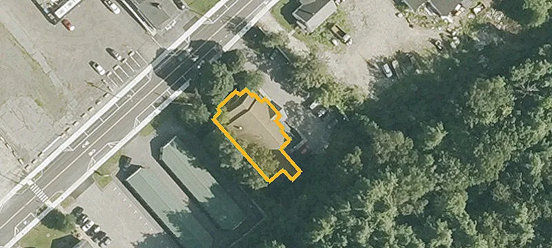196 Main St