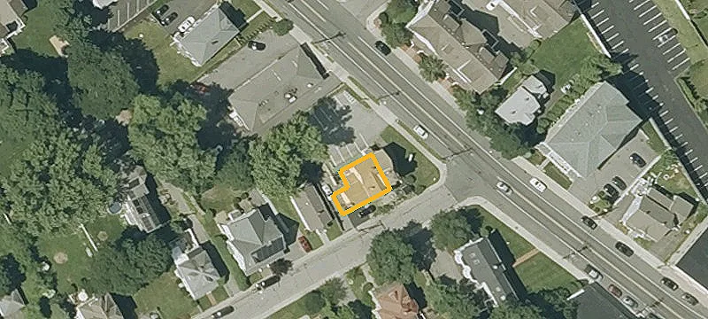 910 Main St
