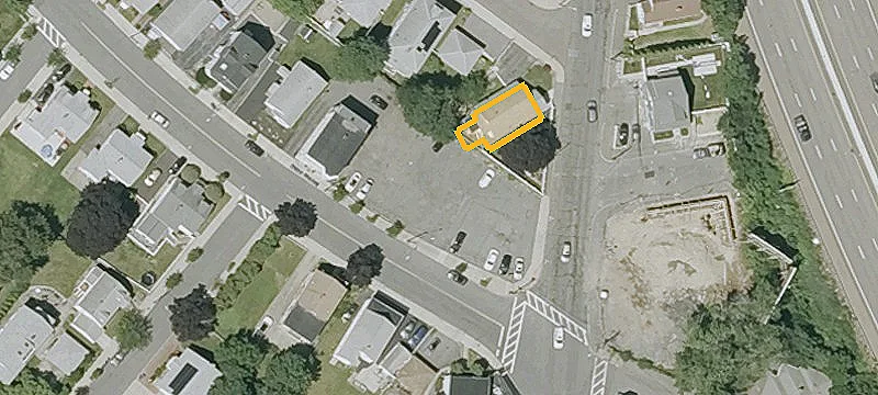 9 Woodlawn Ave