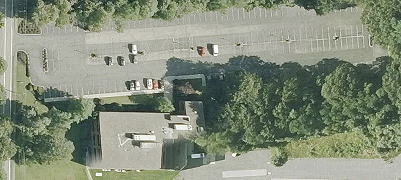 100 Laurel St