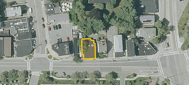 17 Nichols Ave