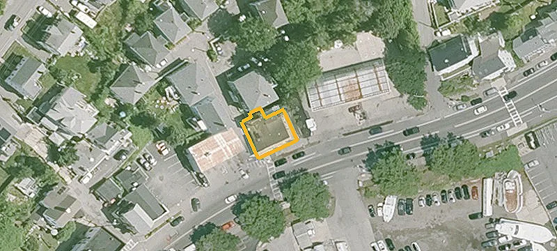 352 Main St