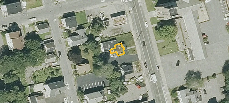907 Main St