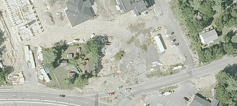 4 Redwood Park