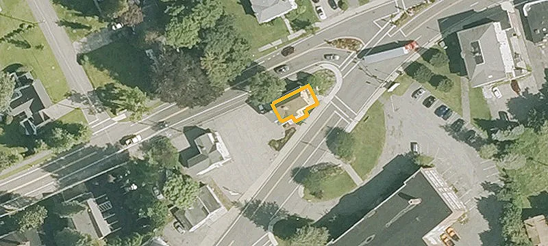 2 Maple Ave