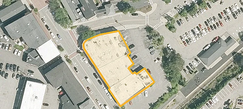 13 Main St