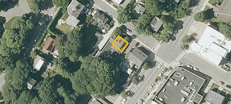 9-11 Alexander Ave