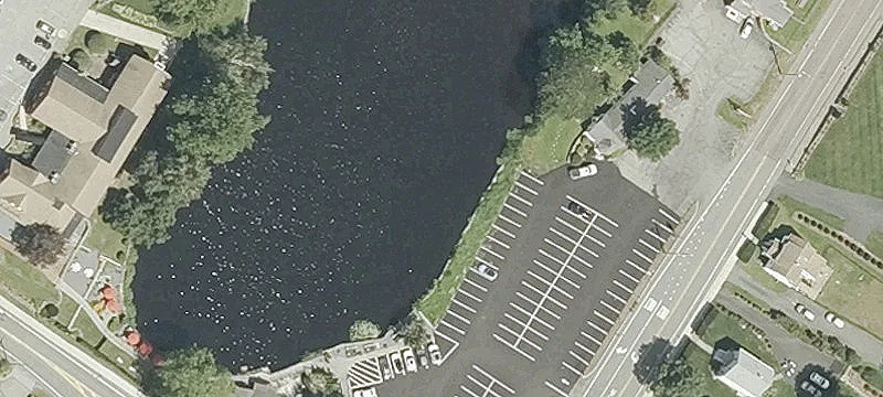 390 Fall Riv Ave