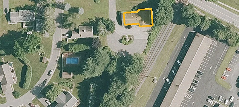 17 Taconic Ave