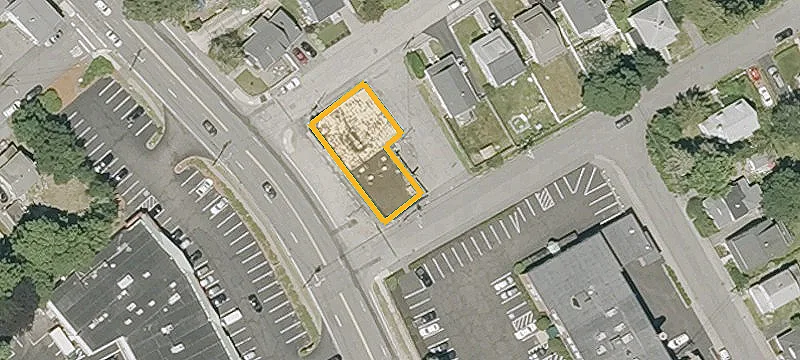 211-215 Quincy Ave