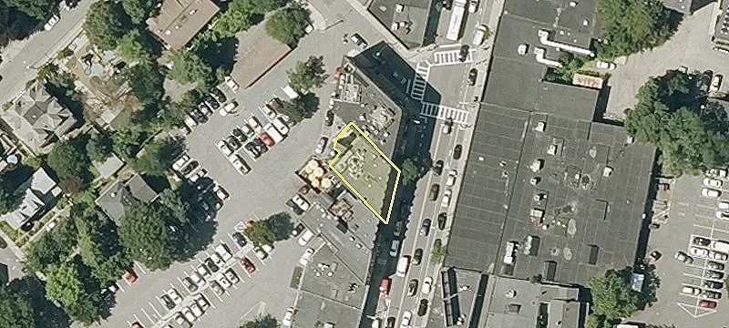 707-711A Ctr St