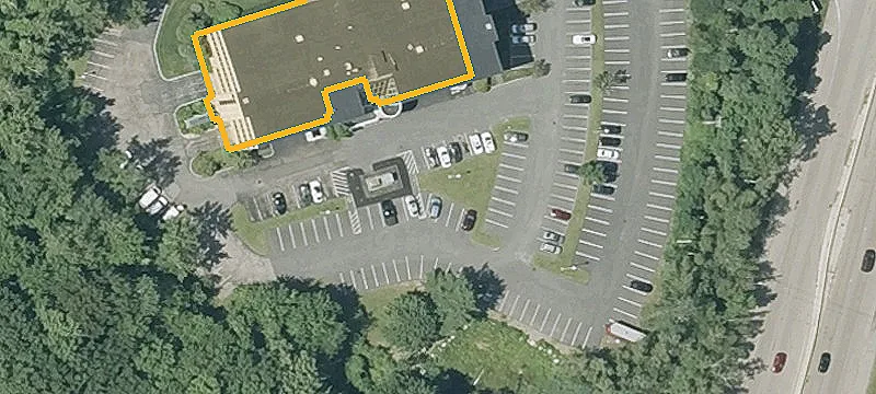 3 Edgewater Dr