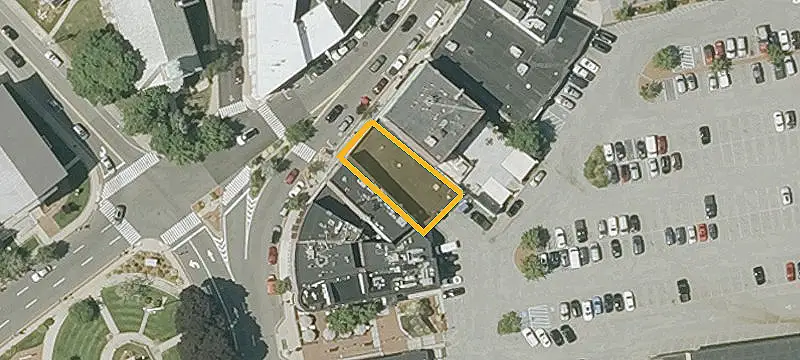 389 Main St